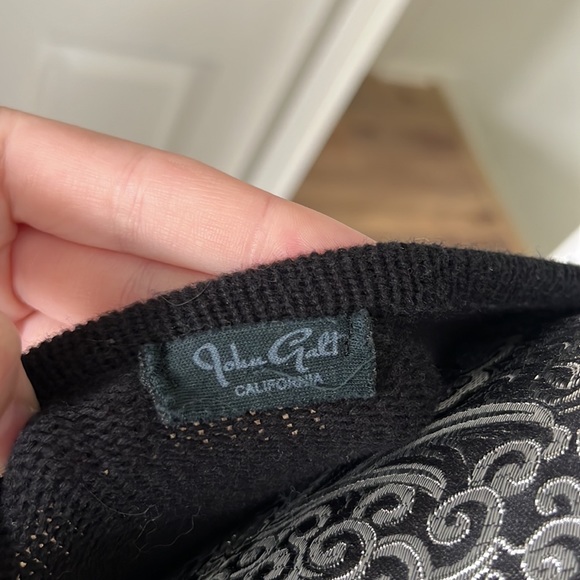 Brandy Melville Sweater - Picture 3 of 3